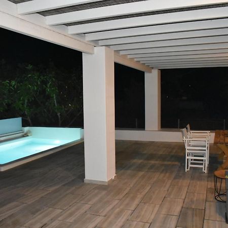 Spacious Veranda, House For 3, In The Village. คามารี ภายนอก รูปภาพ