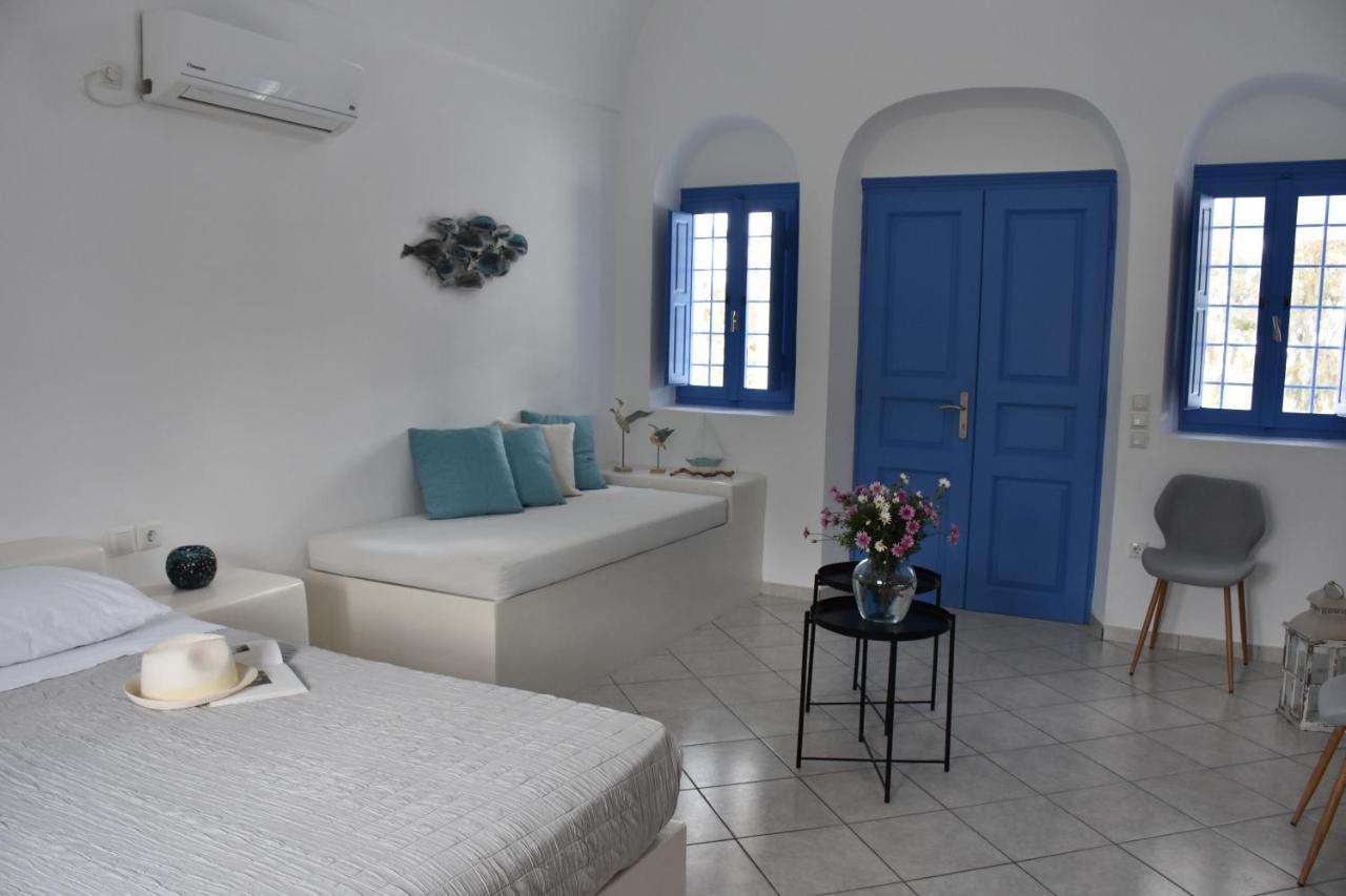 Spacious Veranda, House For 3, In The Village. คามารี ภายนอก รูปภาพ